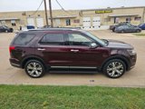Used 2018 Ford Explorer Platinum image 2