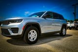 Used 2023 Jeep Grand Cherokee Laredo image 3