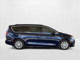 Used 2017 Chrysler Pacifica Touring-L image 4