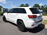 Used 2017 Jeep Grand Cherokee Altitude image 3