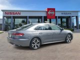 Used 2022 Volkswagen Passat 2.0T SE image 3