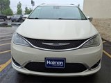 Used 2019 Chrysler Pacifica Limited w/ Tire & Wheel Group image 3