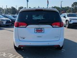 Used 2017 Chrysler Pacifica Limited image 4