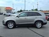 Used 2015 Kia Sorento LX image 4