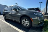 Used 2021 Chrysler Pacifica Touring-L image 2