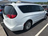 Used 2019 Chrysler Pacifica Touring-L image 4