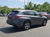 Used 2022 Toyota Highlander XLE image 3
