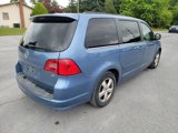 Used 2011 Volkswagen Routan SE image 6