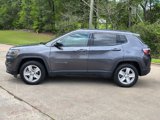 Used 2022 Jeep Compass Latitude image 3