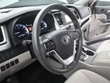 Used 2019 Toyota Highlander LE image 4