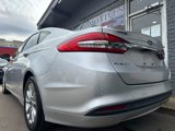 Used 2017 Ford Fusion SE w/ Fusion SE Technology Package image 5