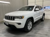 Used 2021 Jeep Grand Cherokee Laredo image 3