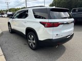 Used 2022 Chevrolet Traverse LT w/ LT Premium Package image 5