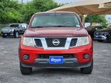 Used 2013 Nissan Frontier SV image 2