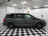 Used 2017 Dodge Grand Caravan GT image 2