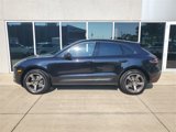 Certified 2025 Porsche Macan image 2