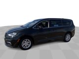 Used 2023 Chrysler Pacifica Touring-L image 5