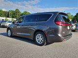 Certified 2023 Chrysler Pacifica Touring-L image 3