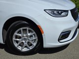 New 2025 Chrysler Pacifica Select image 3