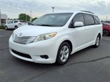 Used 2015 Toyota Sienna LE image 3