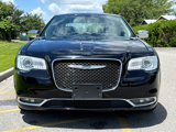 Used 2017 Chrysler 300 C image 2