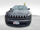 Used 2016 Jeep Cherokee Latitude image 4