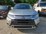 Used 2020 Mitsubishi Outlander SE image 2