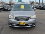 Used 2014 Chrysler Town & Country Touring image 3