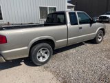 Used 1999 Chevrolet S10 Pickup LS w/ Preferred Equipment Group image 4