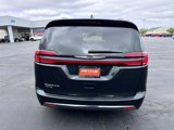 Used 2022 Chrysler Pacifica Touring-L image 4