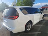 Used 2023 Chrysler Pacifica Touring-L image 5