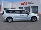 Used 2023 Chrysler Pacifica Touring-L image 5