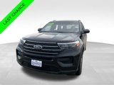 Used 2020 Ford Explorer XLT image 2