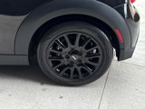 Used 2022 MINI Cooper 2-Door Hardtop image 6