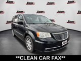 Used 2014 Chrysler Town & Country Touring image 3
