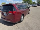 Used 2017 Chrysler Pacifica Touring-L image 4