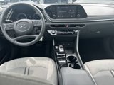 Used 2022 Hyundai Sonata SE image 2