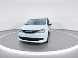 Used 2017 Chrysler Pacifica Touring image 3