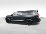 Used 2023 GMC Yukon XL SLT image 3
