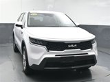 Used 2022 Kia Sorento LX image 3