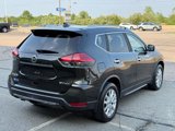 Used 2017 Nissan Rogue SV image 5