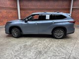 Used 2021 Toyota Highlander Platinum image 2