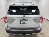 Used 2022 Ford Explorer XLT w/ Equipment Group 202A image 5