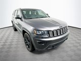 Used 2018 Jeep Grand Cherokee Altitude image 3