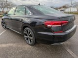 Used 2021 Volkswagen Passat 2.0T SE image 4