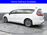 New 2025 Chrysler Pacifica Select image 3