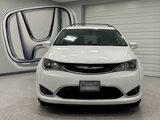 Used 2020 Chrysler Pacifica Touring-L image 2