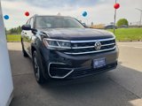 Used 2021 Volkswagen Atlas Cross Sport SE w/ Panoramic Sunroof Package image 2
