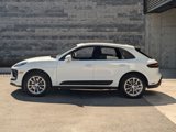 Certified 2025 Porsche Macan image 2