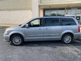Used 2015 Chrysler Town & Country Touring-L w/ Driver Convenience Group image 2
